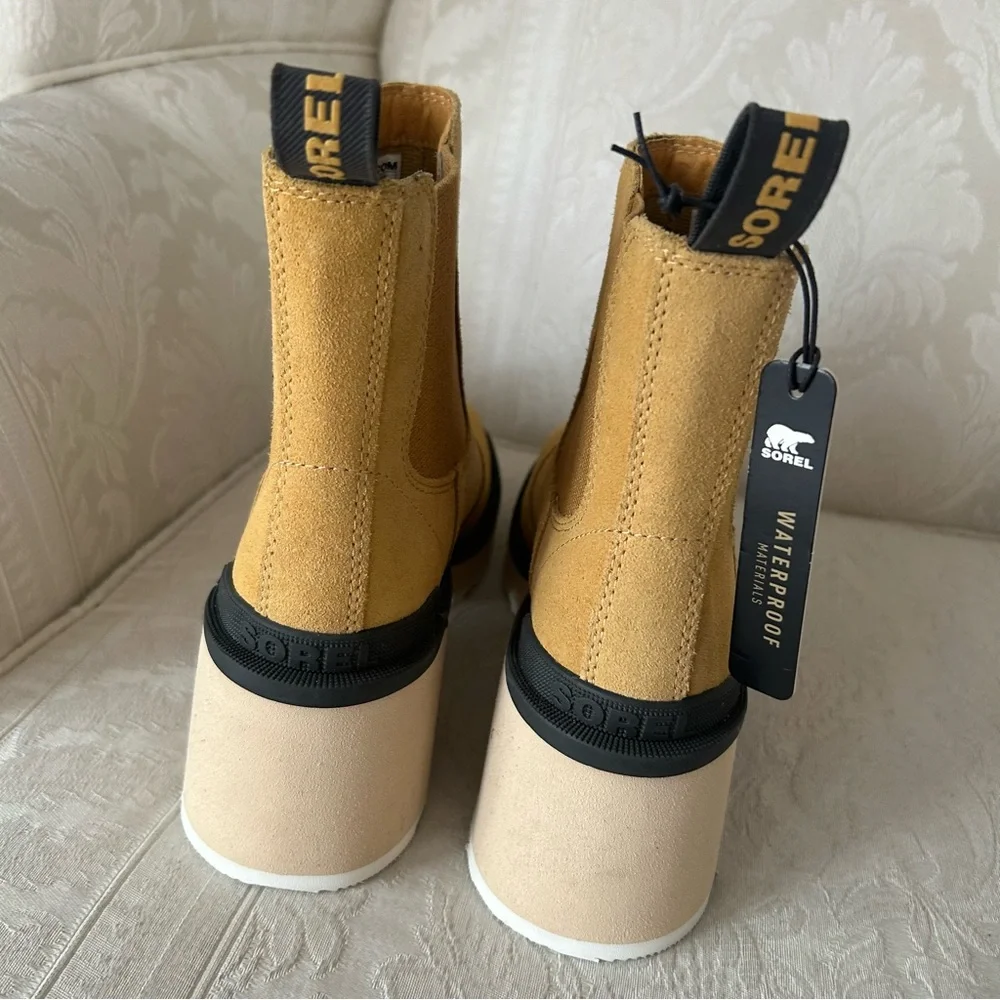 SOREL WOMEN'S HI-LINE™ HEEL CHELSEA BOOT women size 8.5 platform